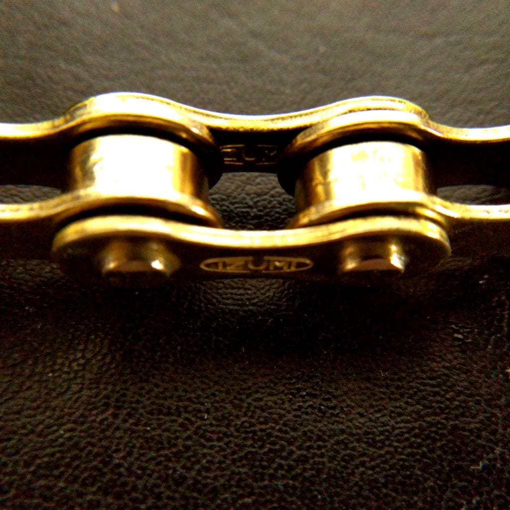 Izumi gold bike chain link